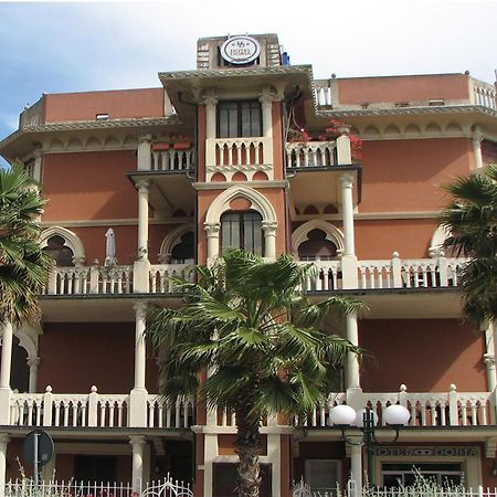 Hotel Doria Chiavari Exteriör bild