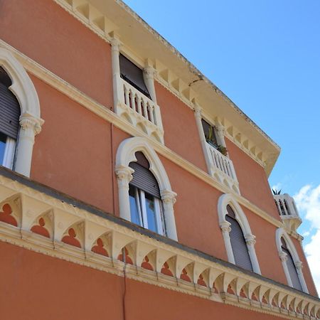 Hotel Doria Chiavari Exteriör bild