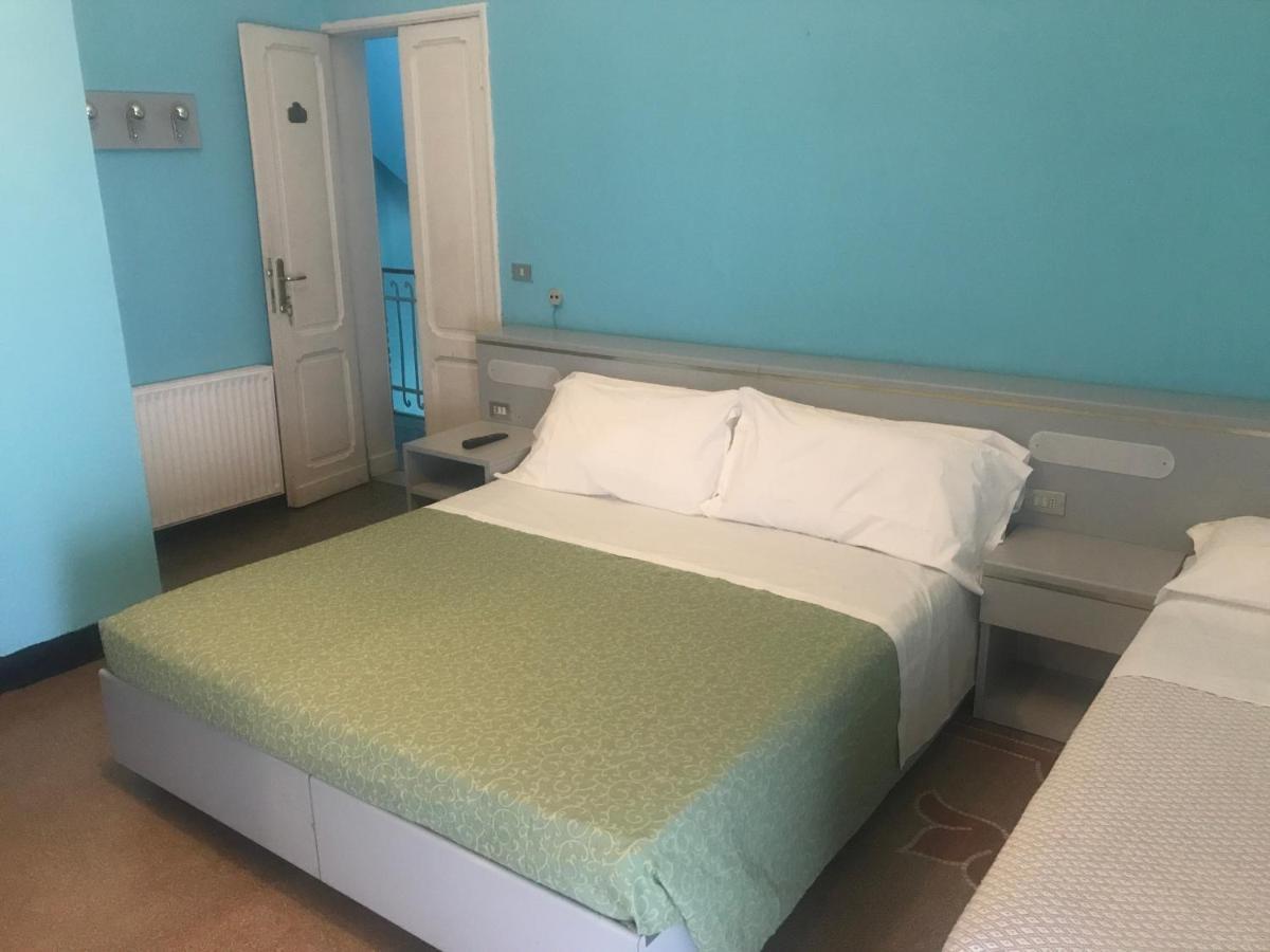 Hotel Doria Chiavari Exteriör bild