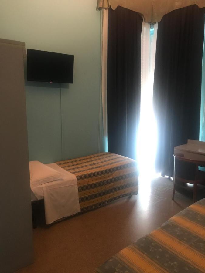 Hotel Doria Chiavari Exteriör bild