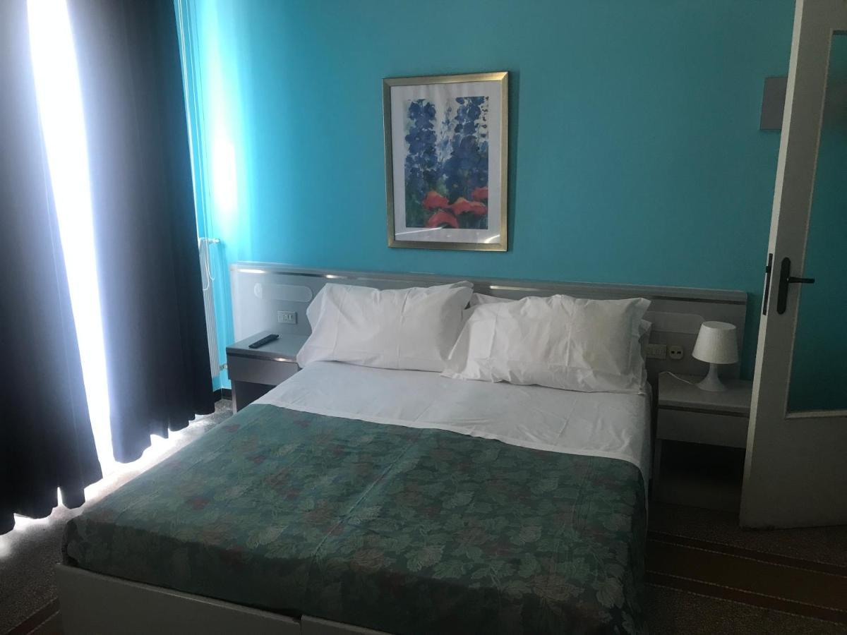 Hotel Doria Chiavari Exteriör bild