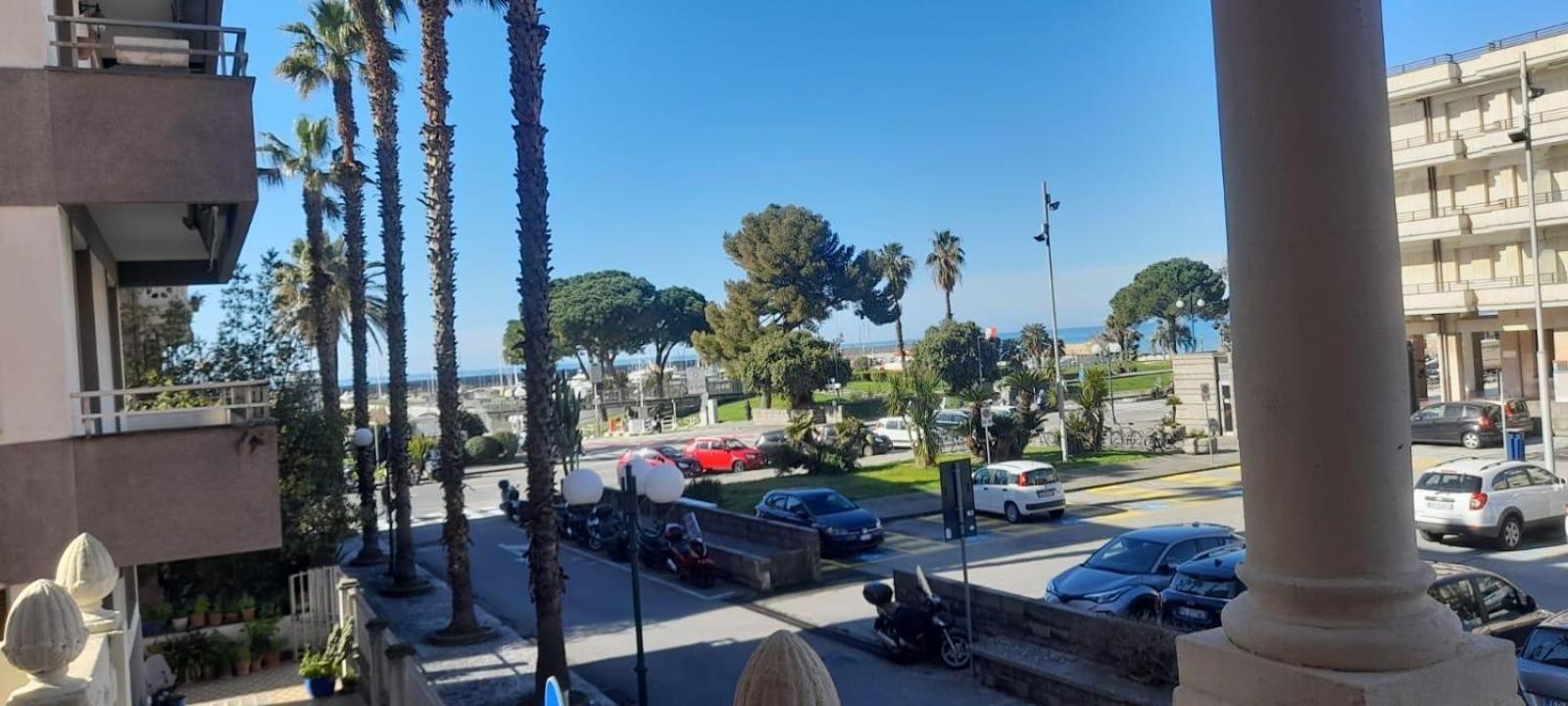 Hotel Doria Chiavari Exteriör bild