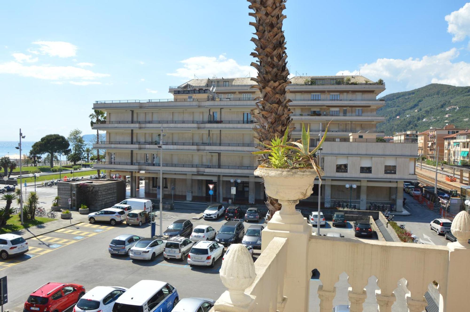 Hotel Doria Chiavari Exteriör bild