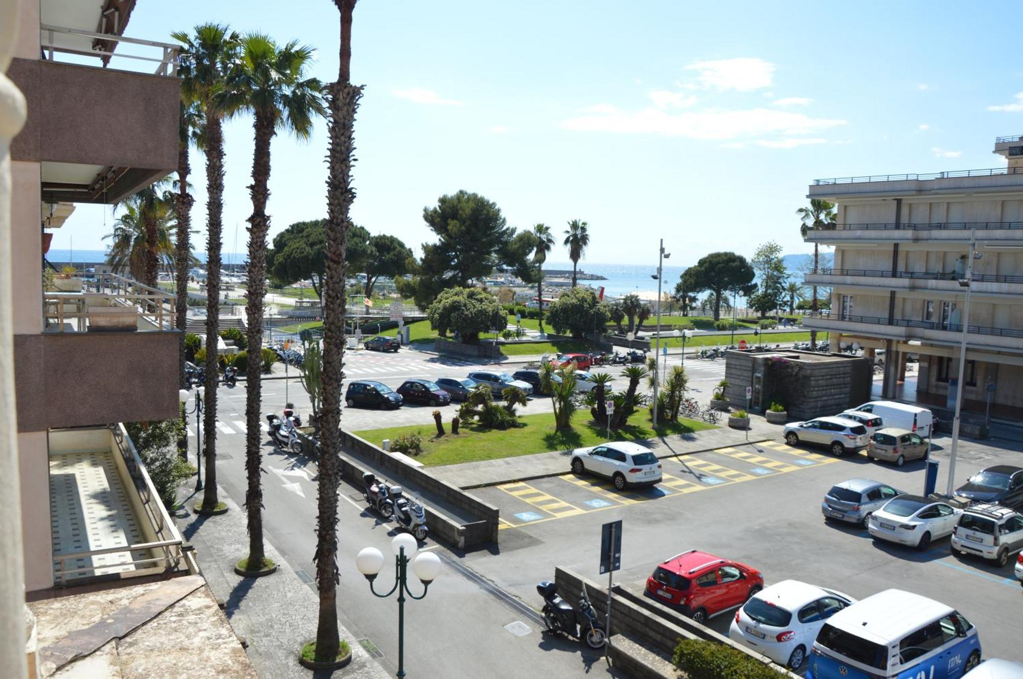 Hotel Doria Chiavari Exteriör bild
