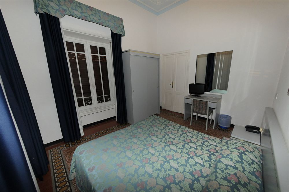 Hotel Doria Chiavari Exteriör bild