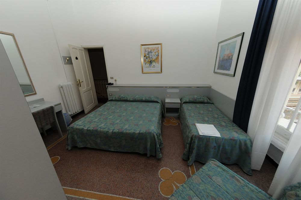 Hotel Doria Chiavari Exteriör bild