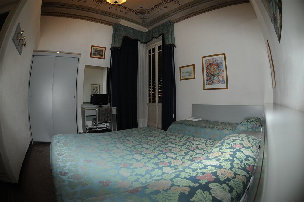 Hotel Doria Chiavari Exteriör bild